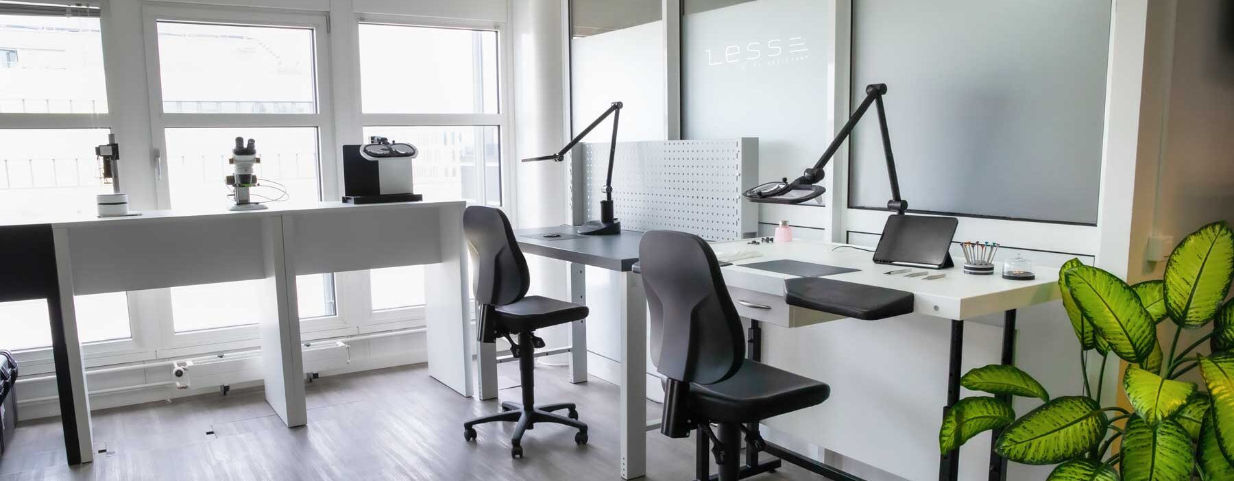 Showroom of L.E.S.S. SA (LESS SA) of the Inspection Lighting Market with a Chroma, Prisma, Darkfield, Brightfield, a Machine Vison, and a Mirage Table.